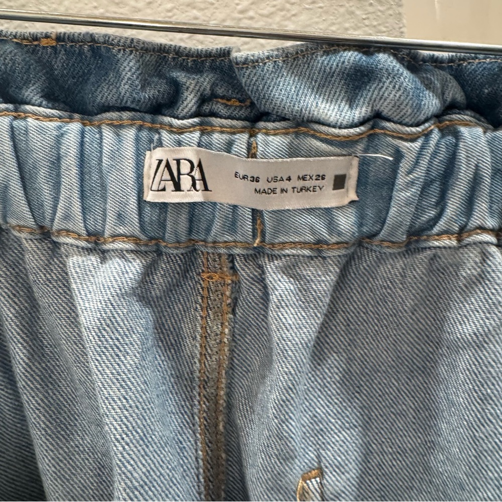 Zara High Rise Light Blue Jeans - Picture 5 of 8